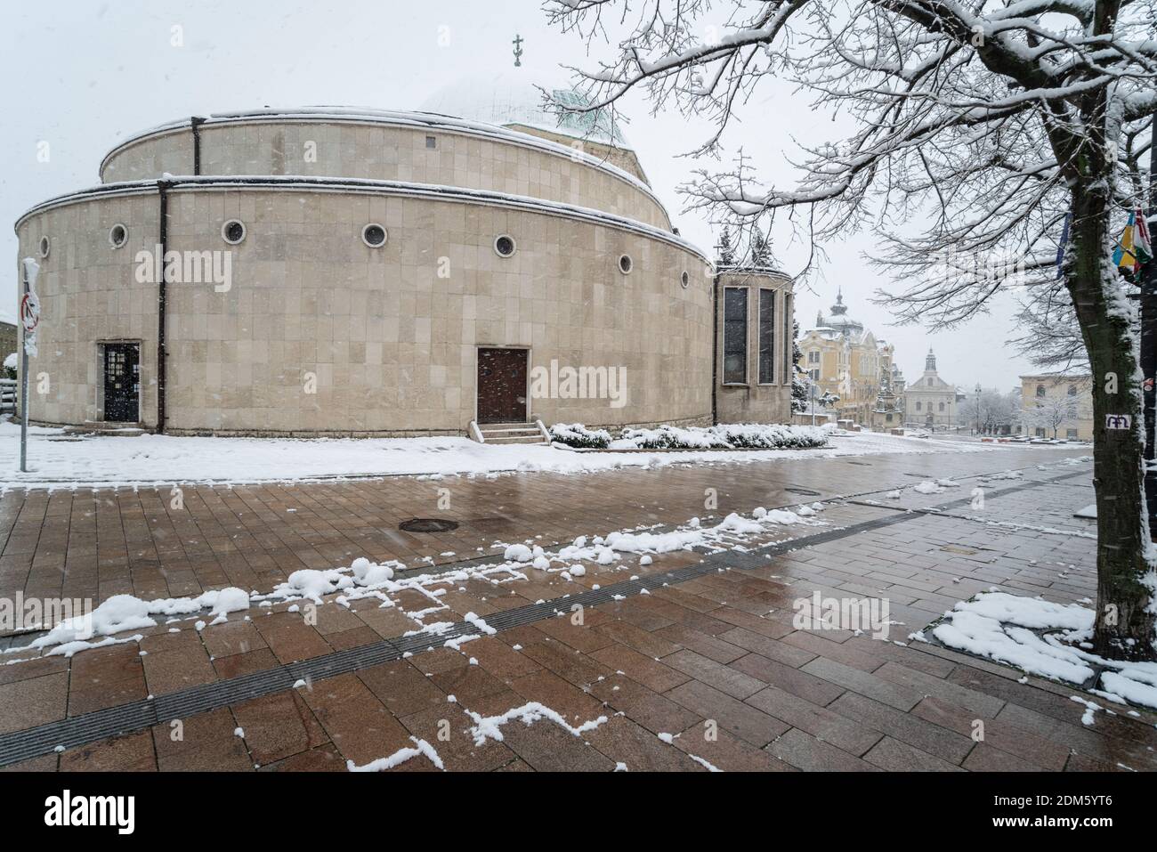 Inverno a Pécs, Ungheria a Széchenyi Tér Foto Stock