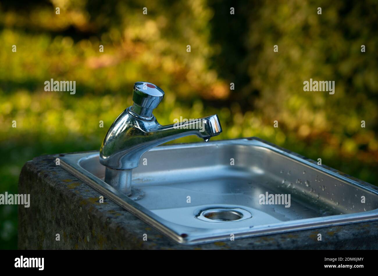 Libera acqua potabile tocca a Praga Repubblica Ceca Foto stock - Alamy