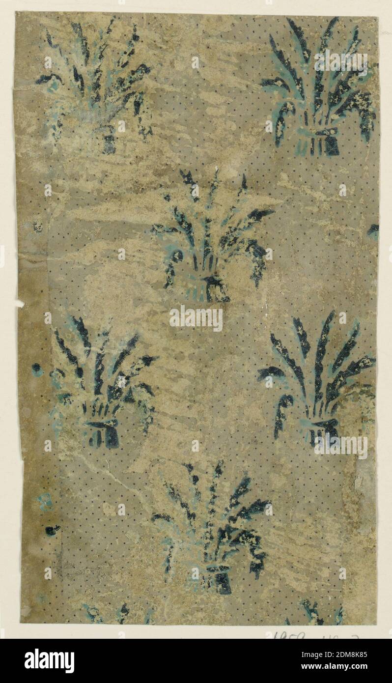 Fianco - frammento, stampato a blocchi, contro una macina di grigio chiaro finemente punteggiata, (ora giallastra) sono stampate file di piccole carrucole di grano in due valori (chiaro e scuro) di verde., USA, ca. 1800, rivestimenti, parete laterale - frammento Foto Stock