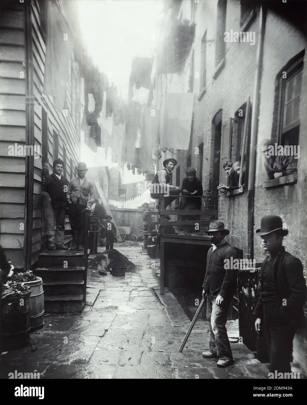 Bandit's Roost 59 1/2 Mulberry Street, New York di Jacob Riis Foto Stock