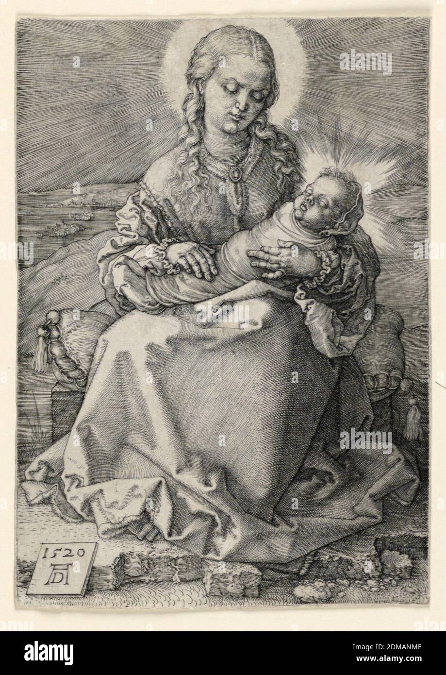 La Vergine col Bambino in vestiti ondeggiatori, Albrecht Dürer, tedesco, 1471–1528, incisione su carta deposta, la Vergine che tiene il Bambino tra le braccia. E 'avvolto in abiti ondolanti., Germania, 1520, figure, Stampa Foto Stock