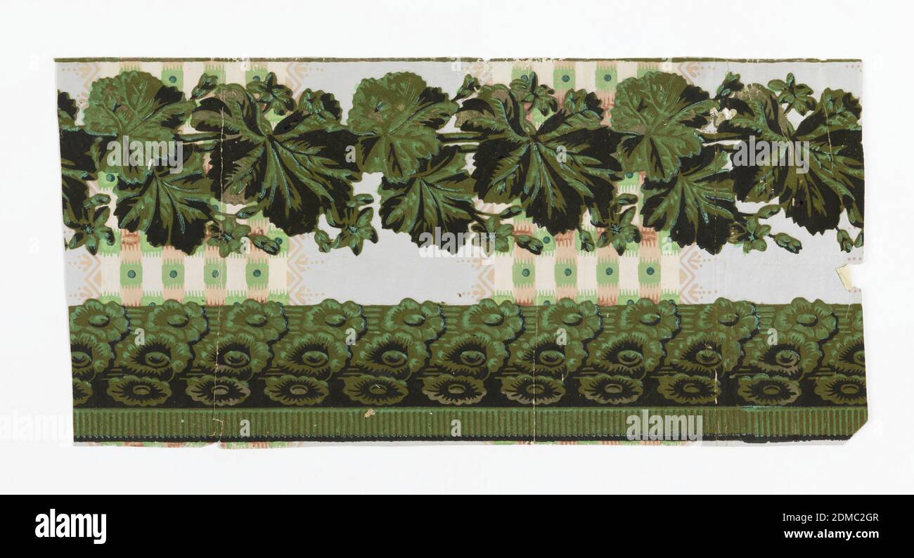 Bordo, stampato a blocchi e floccato su fogli congiunti, sul bordo superiore, banda foglioatte sfoltente. Sotto, un'asta con torsione floreale. Sul bordo inferiore, banda del dentil. Stampato in floccato verde con sovrastampa nera su fondo a strisce., Francia, ca. 1820, Wallcoverings, bordo Foto Stock