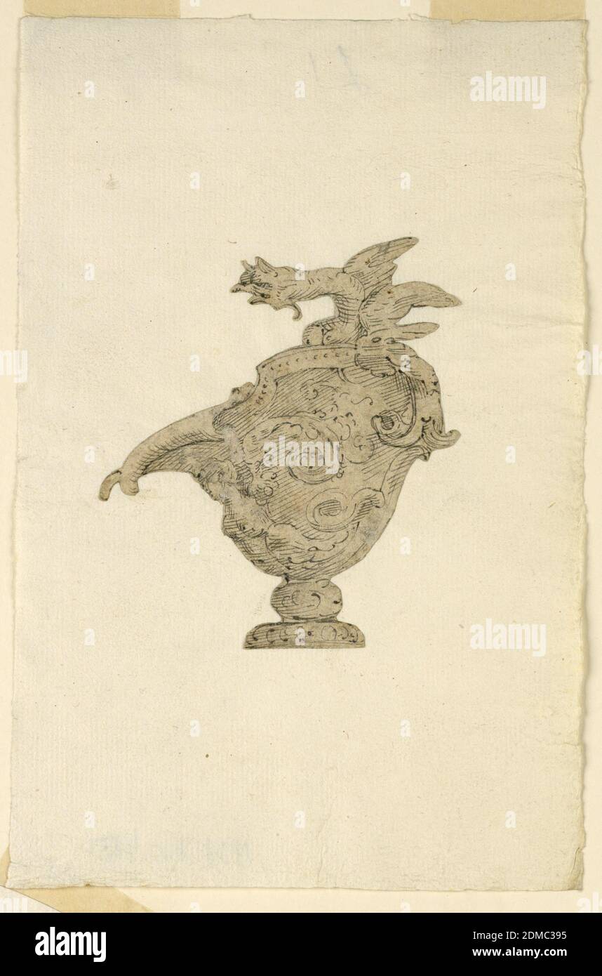 Design per un vaso decorativo, penna e inchiostro su carta, UN drago funge da manico. La mezza figura di un'arpia e dei rotoli decorano il corpo., Italia, 1775–1800, metallurgia, disegno Foto Stock