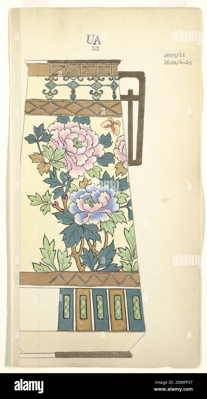 Design per una caraffa, pennello e acquerello, gouache d'oro, grafite su carta crema, Design per una caraffa con manico quadrato; corpo della caraffa coperto con foglie verdi e peonie rosa e viola, una farfalla; collo della caraffa con romboidi verdi e puntini; Cerchio oro con motivo a trellis, Giappone, 1880–1910, disegni di stoviglie, disegno Foto Stock