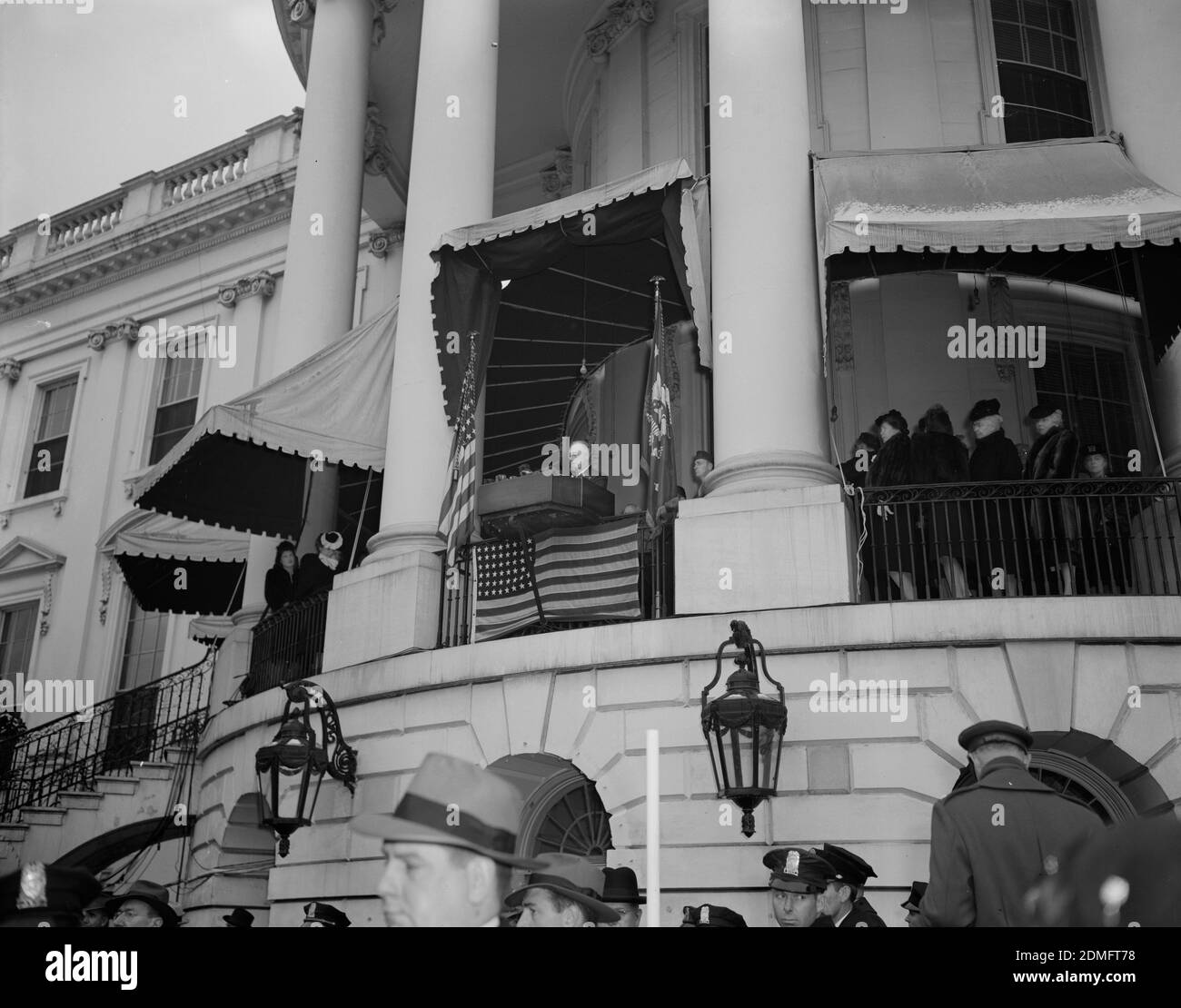 Presidential Inauguration, January 20, 1945. Lord Halifax, Ambassador from England, among the spectators during President Roosevelt's fourth term. Lakey, J. Sherrel, photographer Foto Stock