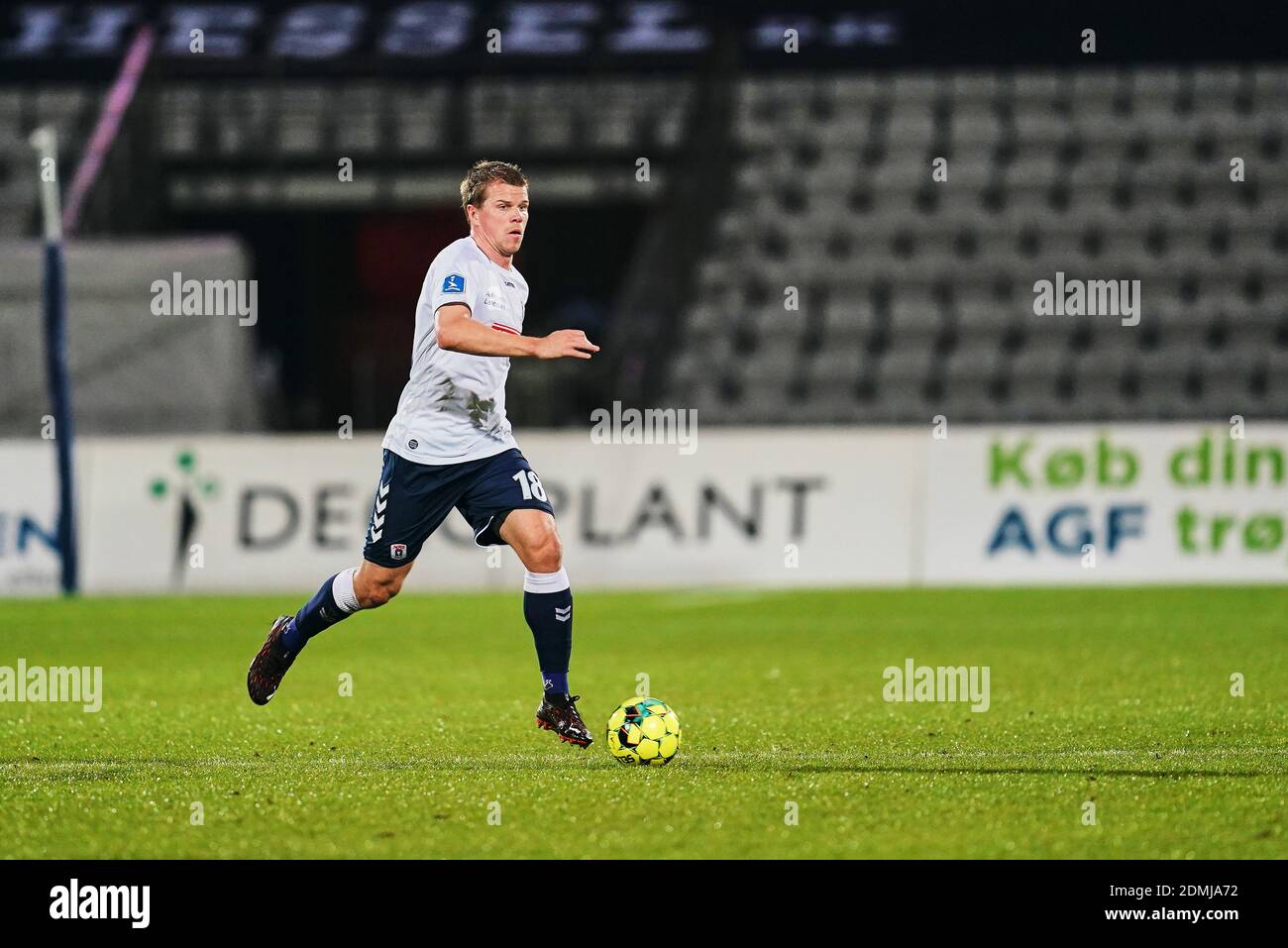 Aarhus Stadium, Aarhus, Danimarca. 16 Dic 2020. Jesper Juelsgaard di Aarhus GF durante Aarhus GF contro AC Horsens nello stadio di Aarhus, Aarhus, Danimarca. Kim Price/CSM/Alamy Live News Foto Stock