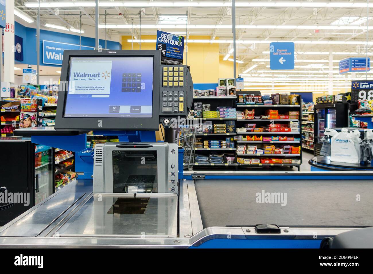 Fino ad un supermercato Walmart Foto Stock