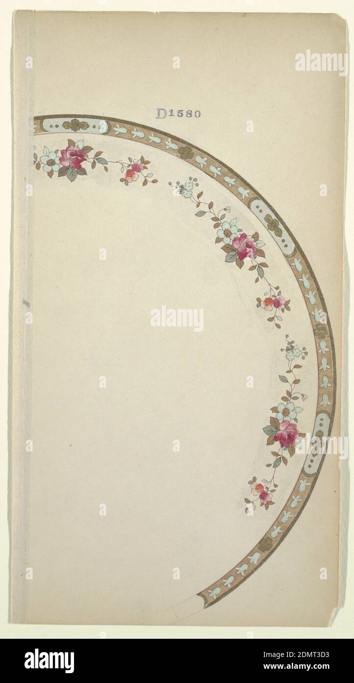 Disegno per un piatto, pennello e acquerello, gouache d'oro, grafite su carta crema, disegno per un piatto parziale con bordo d'oro contenente tulipani azzurri (fiori) e cartellini. All'interno del bordo c'è una vite che porta rose rosse e foglie., Giappone, 1880–1910, disegni di stoviglie, disegno Foto Stock