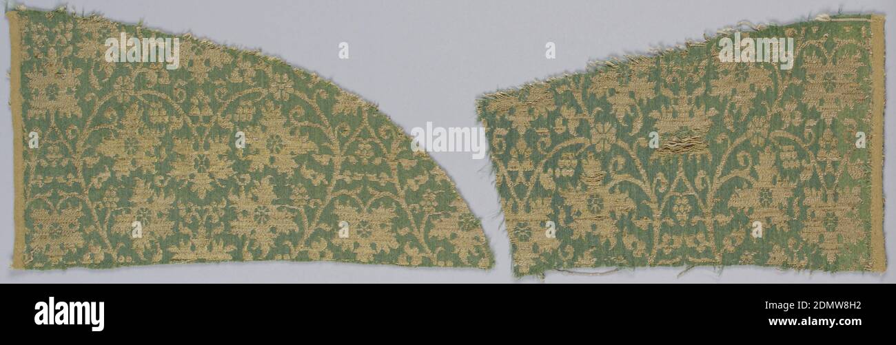 Frammenti, mezzo: Seta, tecnica metallica: 5 imbragatura satinata a trama di tessitura semplice, vite d'uva e foglie d'oro su sfondo verde, XIV secolo, tessuti tessuti, frammenti Foto Stock