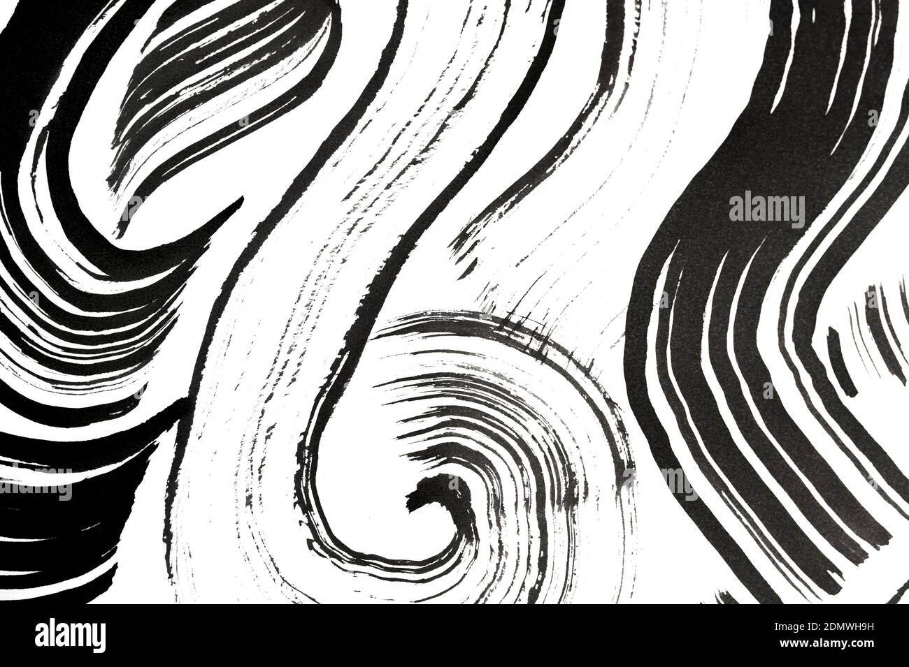 Trama acquerello dipinta di nero. Inchiostro con macchie acquerello. Mano disegnata su un motivo di sfondo astratto bianco Foto Stock