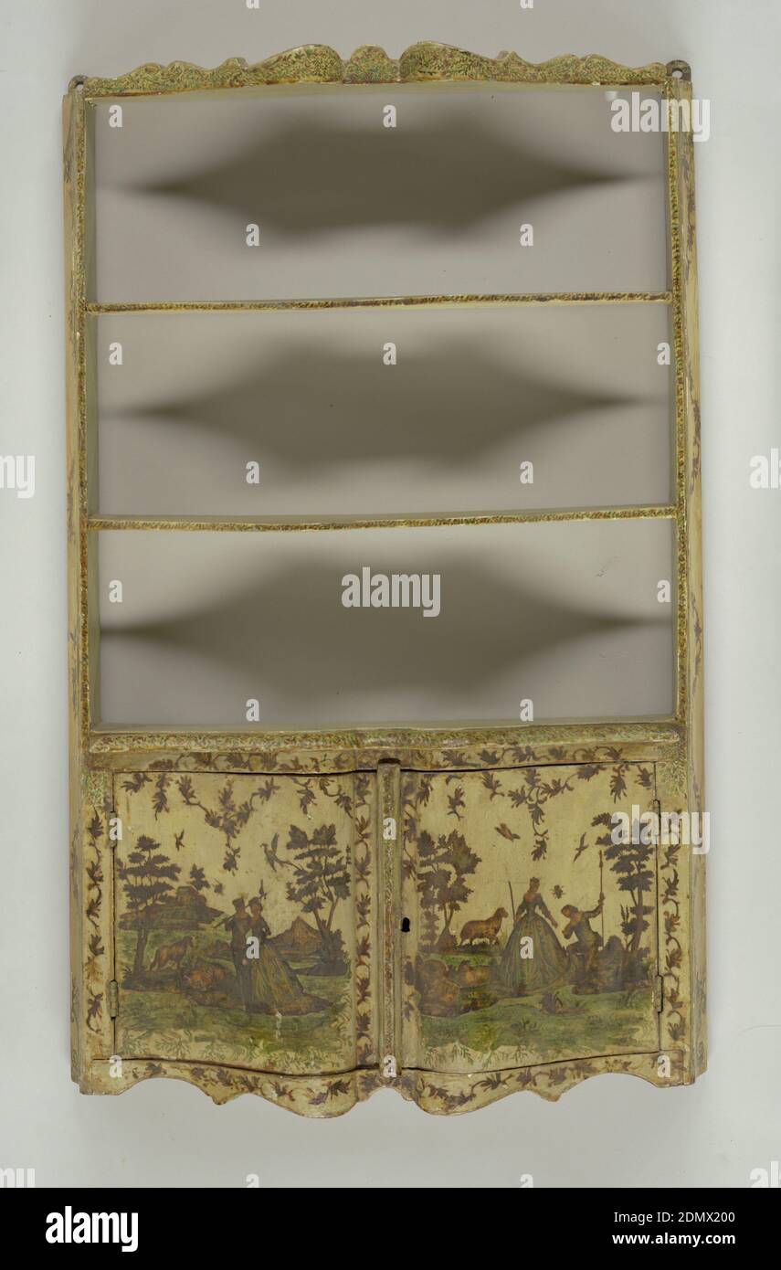 Etagere, legno, Etagere Hanging, Luigi XV, dipinto e decorato con de'coupage; tre ripiani aperti sopra la coppia di porte armadio., Francia, 18 ° secolo, Arti decorative, Etagere Foto Stock