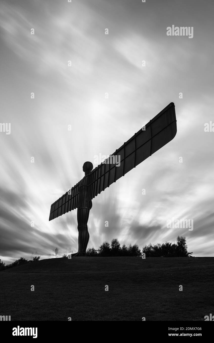 Una vista al tramonto dell'Angelo Gateshead A nord di Antony Gormley Foto Stock