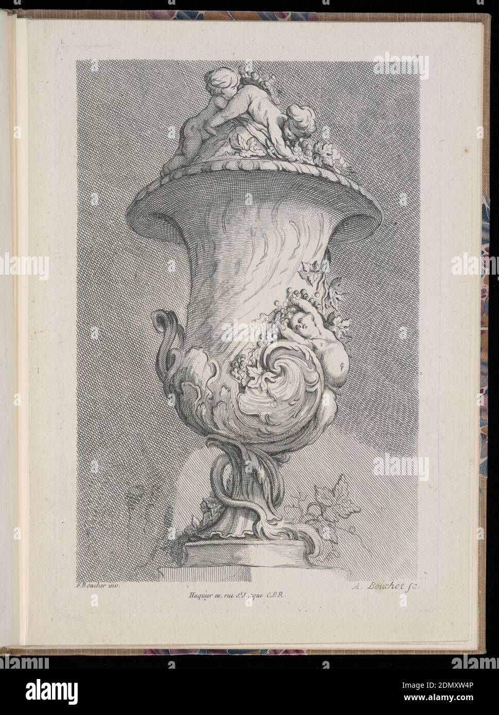 Plate 9, Livre de vasi (Libro di vasi), François Boucher, francese, 1703 – 1770, A. Bouchet, francese, attivo ca. 1730-1740, Chez le Pere et Avaulez, Parigi, Francia, acquaforte su carta crema, Folio 9, lastra 9 di una serie di 12. Progettazione di un vaso curvante influenzato da forme a guscio da eseguire in metallo, posto su un piedistallo. Sul corpo, un putto allungato che si allunga, fiori e foglie che circondano la figura. Sul coperchio, due putti da gioco. Una forma simile a un serpente o a una coda avvolta intorno alla base., Parigi, Francia, 1738–72, metallo, stampa rilegata Foto Stock