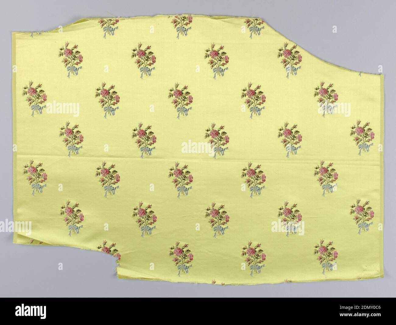 Tessuto, Medio: Seta tecnica: Jacquard tessuto 7&1 satinato (giallo-verde) con trame supplementari discontinue (multicolore) galleggianti da faccia a faccia. Larghezza: 23 cm, Abito seta, Francia, 1880–89, tessuti tessuti, tessuti Foto Stock