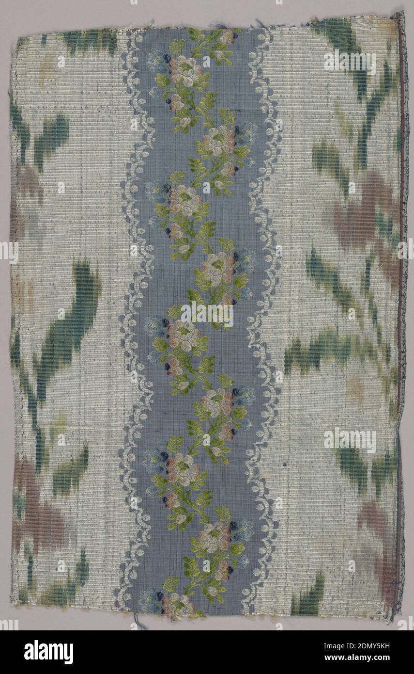 Fragment, Medium: Tecnica della seta: Ordito stampato su tessitura piana con ordito supplementare, frammento di seta con striature scottate di blu chiaro con una vite floreale continua in tonalità di blu, giallo-verde, rosa e avorio; Alternandosi a strisce di vite floreale continua in tonalità più profonde di verde e rosso-viola su un terreno avorio, stampato sulla curvatura supplementare., Francia, 18 ° secolo, tessuti stampati, tinti e dipinti, frammento Foto Stock