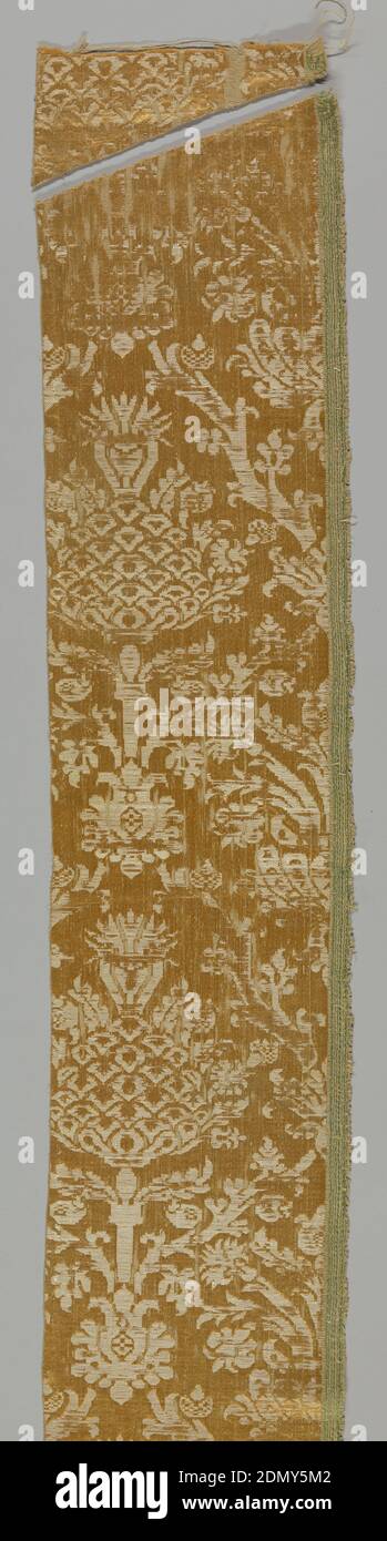 Frammento, Medio: Seta, tecnica lino: Tessuto, forme vegetali in ocra bianca e gialla, XVII secolo, tessuti tessuti, frammenti Foto Stock