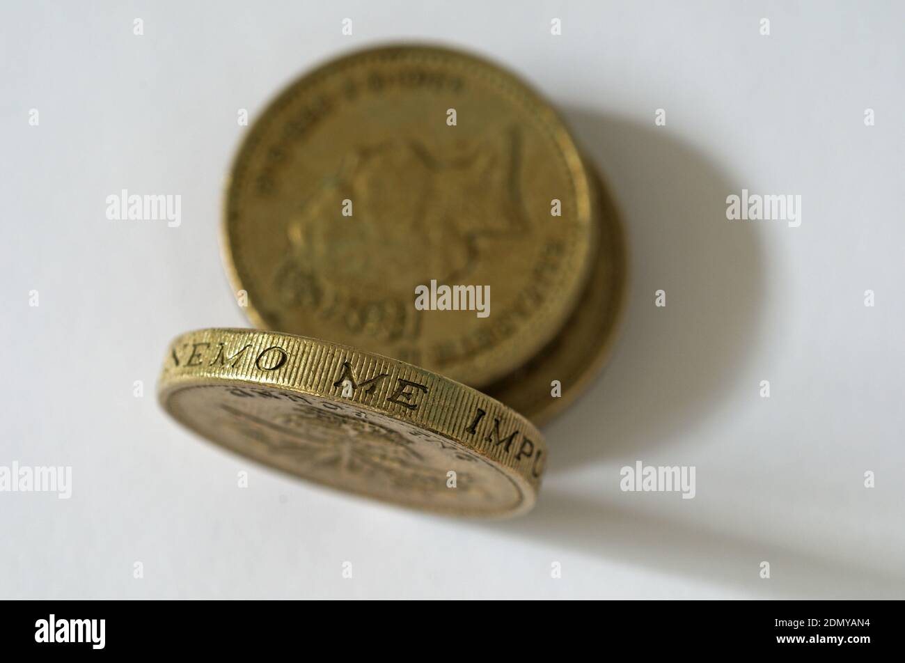 vecchie monete da sterlina Foto Stock