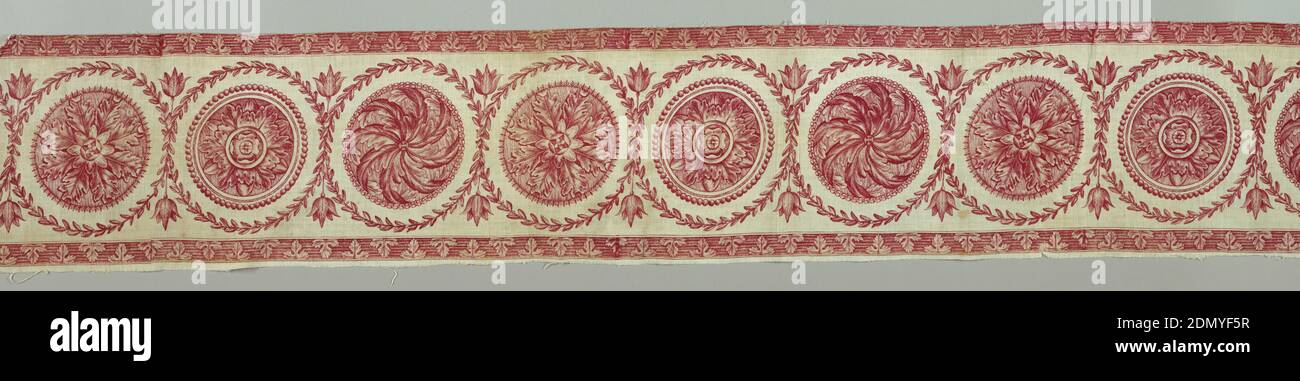 Fragment, Medium: Cotone tecnica: Stampato su armatura piana, Stripe di corone di foglie contenenti medaglioni circolari di rosette. In rosso su bianco., Inghilterra o Francia, ca. 1795, tessuti stampati, tinti e verniciati, frammenti Foto Stock