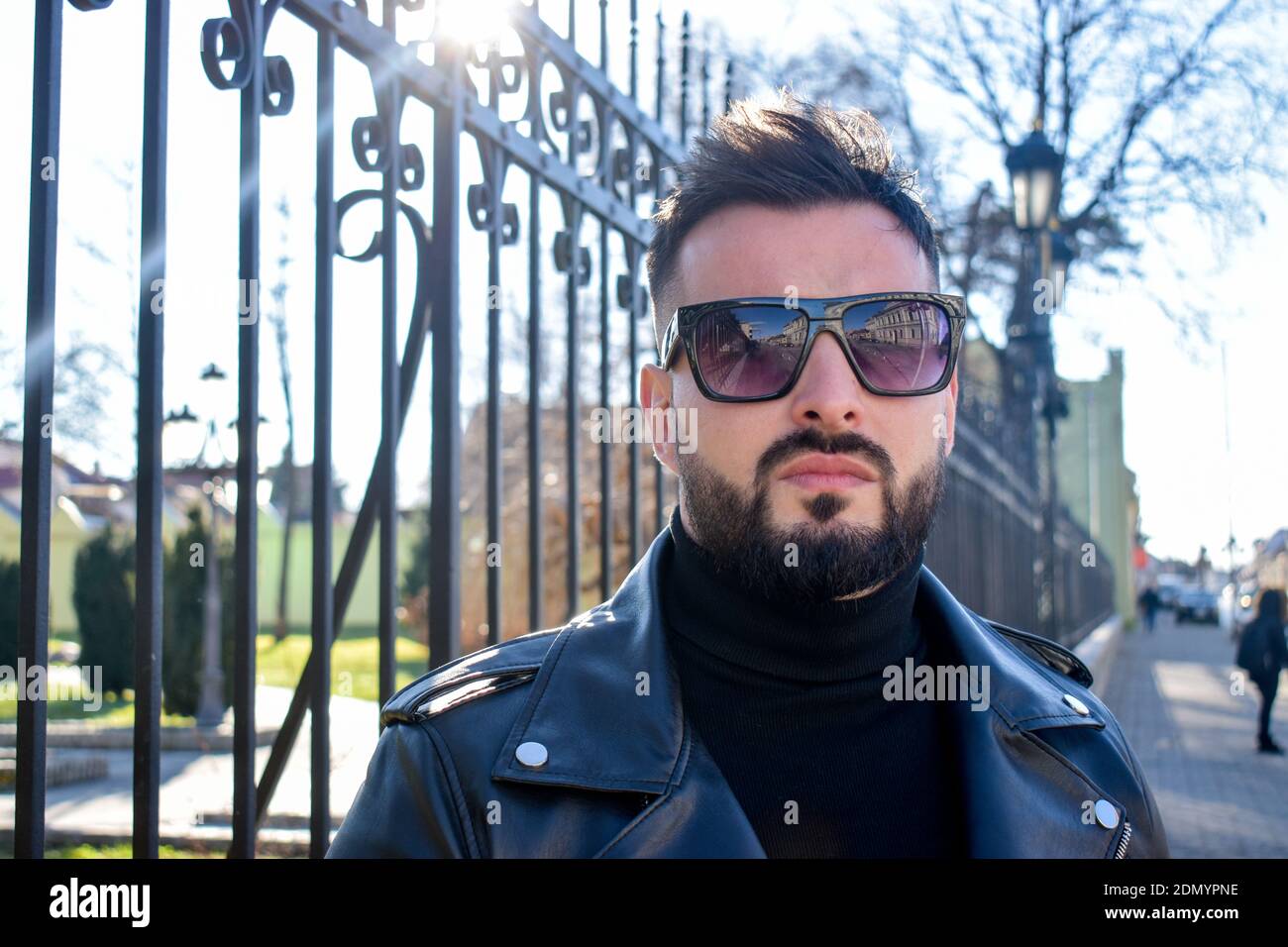 Ritratto di un uomo in esterno Foto Stock