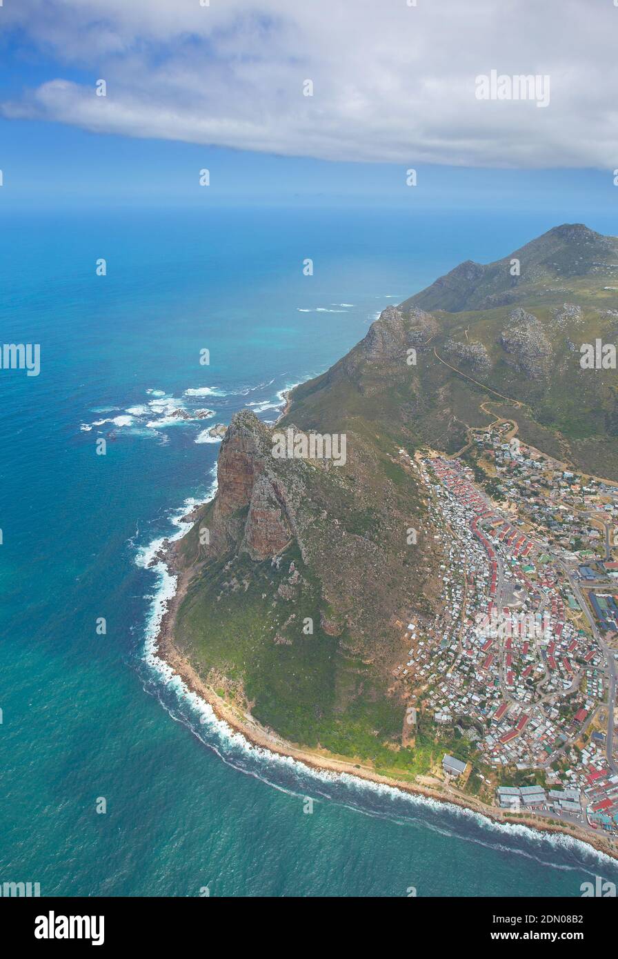 Città del Capo, Capo Occidentale / Sud Africa - 11/26/2020: Foto aerea di Hangberg Foto Stock