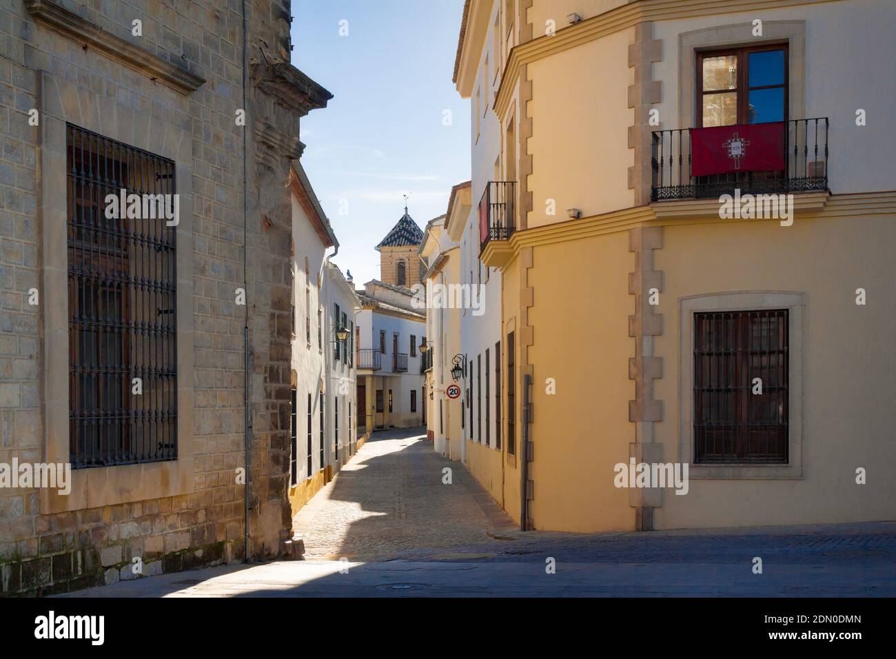 Vista su una delle strade del centro storico di Ubeda. Andalusia, Spagna Foto Stock