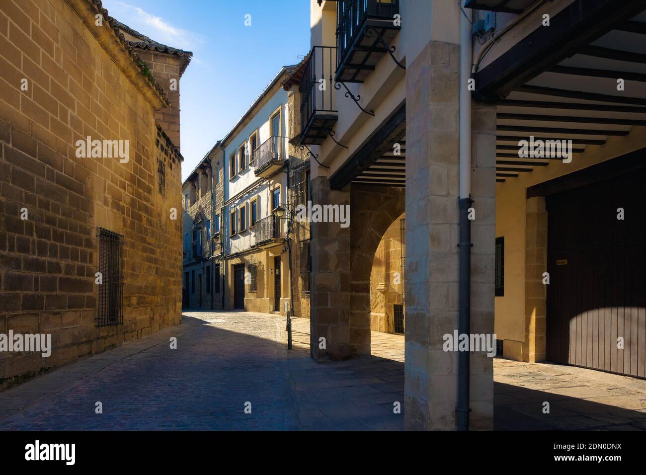 Vista su una delle strade del centro storico di Ubeda, Andalusia, Spagna Foto Stock