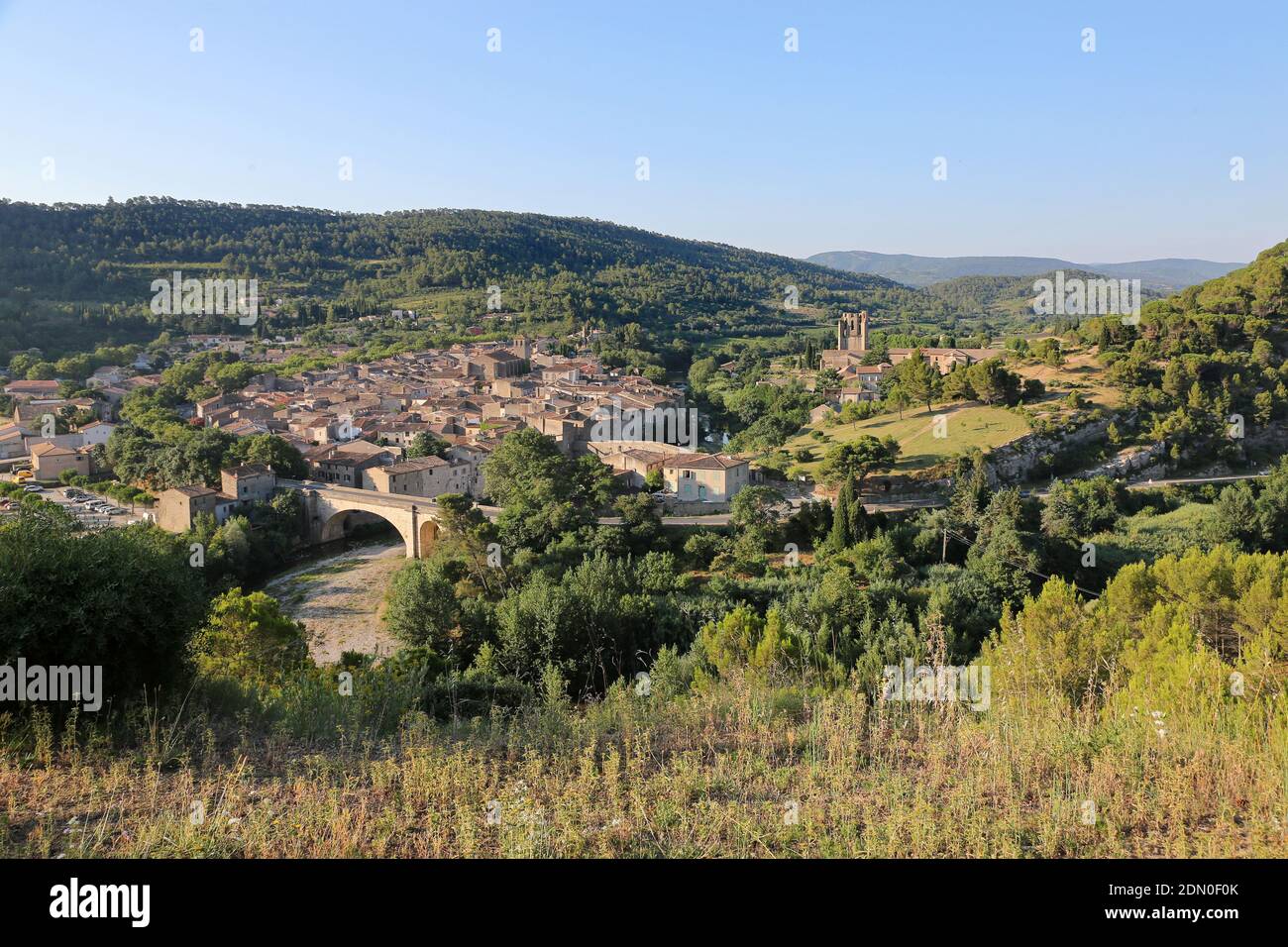 Lagrasse (Francia meridionale): Borgo medievale concesso l'etichetta "Les Plus beaux Villages de France" (i più bei villaggi di Francia), nel Hau Foto Stock