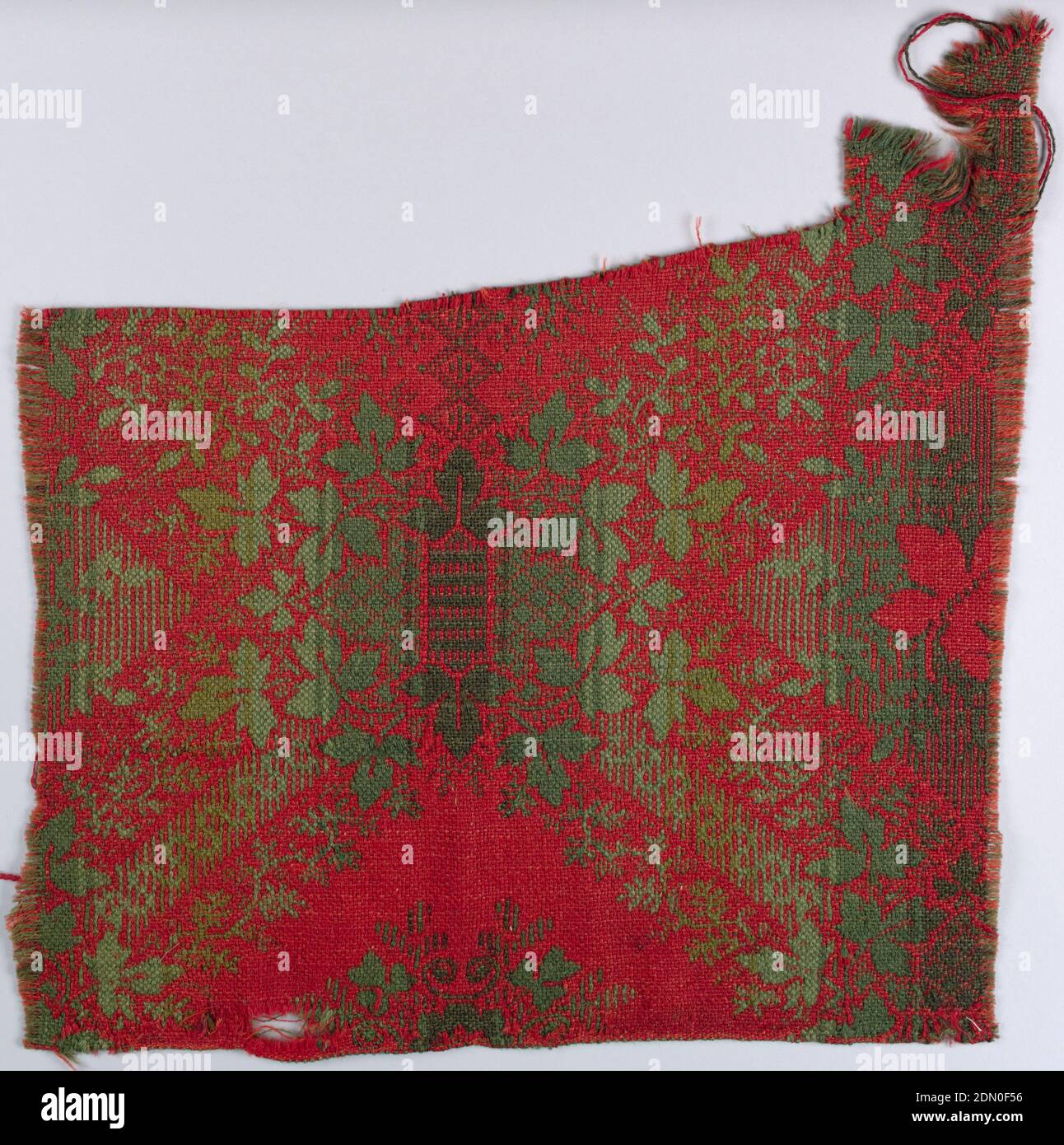 Frammento di tappeto, mezzo: Lana tecnica: Doppio tessuto, disegno floreale e losanga in rosso, verde e blu., USA, 19 ° secolo, tessuti tessuti, frammento di tappeto Foto Stock