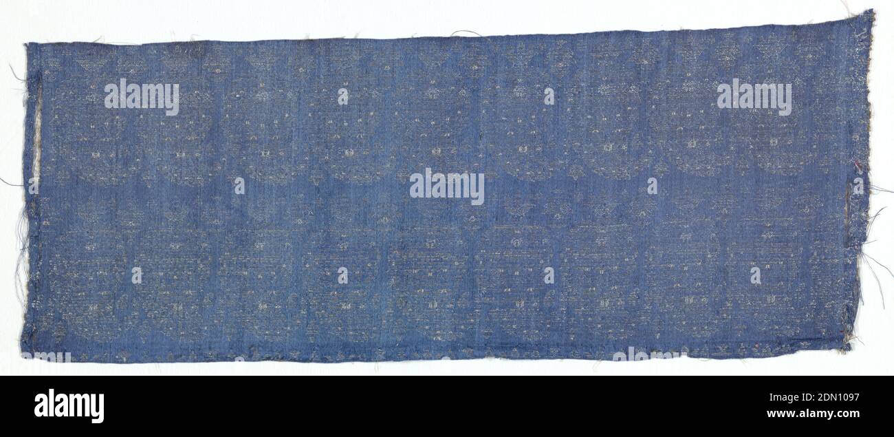Frammento, mezzo: Seta tecnica: Raso composto semplice, file orizzontali di botehs bianco su terreno blu., Iran, XVIII secolo, tessuti tessuti, frammenti Foto Stock