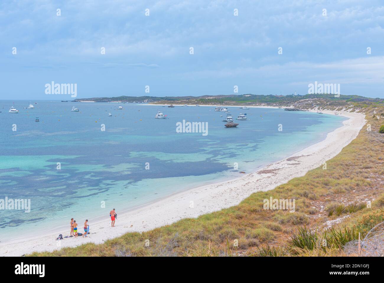 ROTTNEST ISLAND, AUSTRALIA, 17 GENNAIO 2020: Baia rocciosa sull'isola di Rottnest in Australia Foto Stock