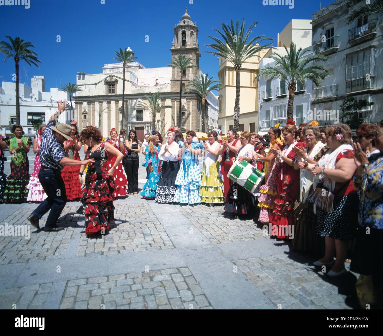 Spagna. Cadice. Piazza della Cattedrale. Ballerini di flamenco. Foto Stock