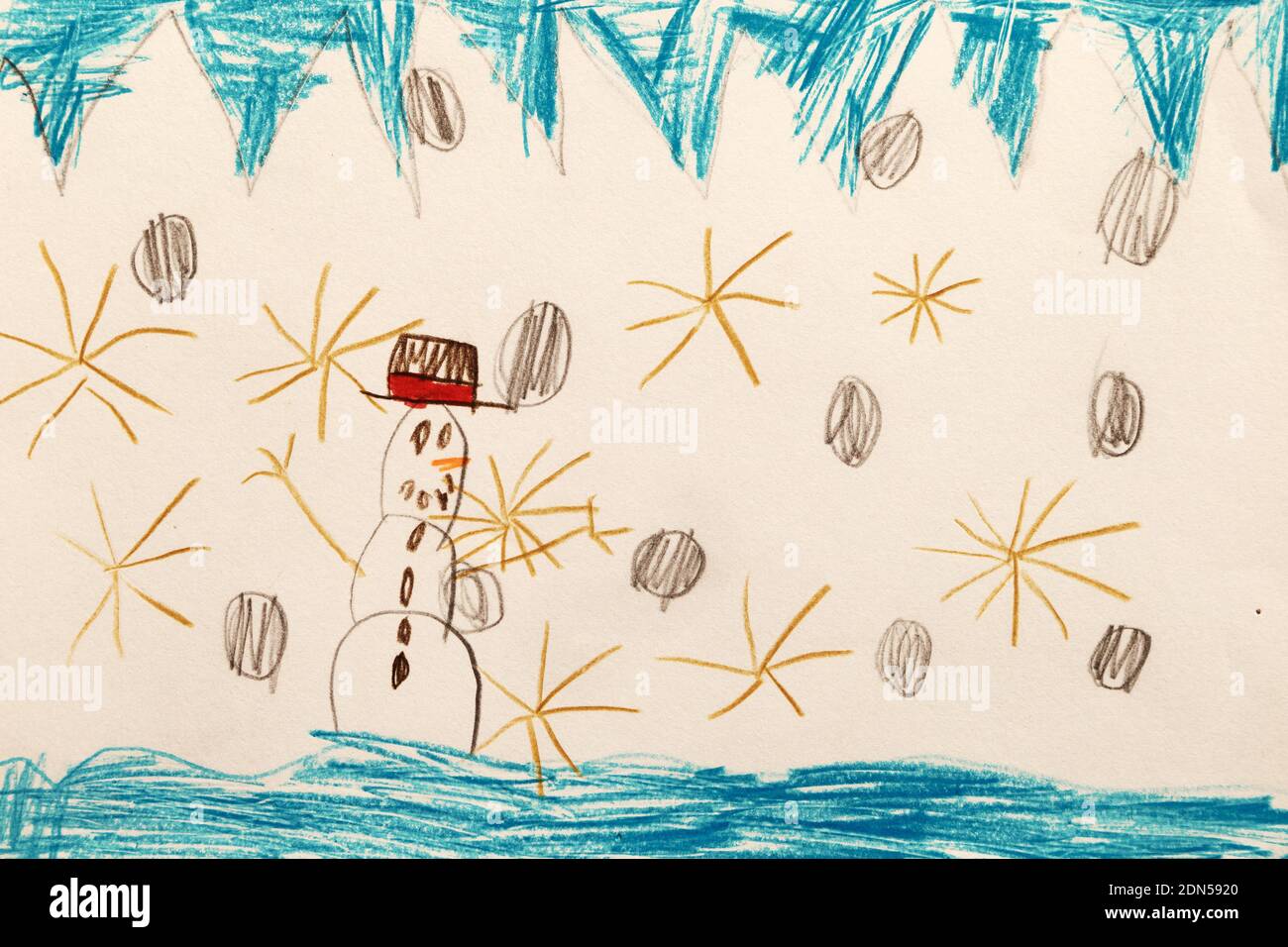 Sette anni di disegno per bambini, pupazzo di neve e fiocchi di neve, concetto di Felice Anno Nuovo. Foto Stock