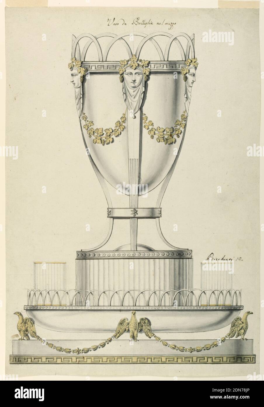 Design per bottiglietta, bicchieri e vassoio, Giovacchino belli, 1756 - 1822, penna e inchiostro nero, pennello e lavaggio grigio, acquerello giallo, grafite su carta crema, rettangolo verticale. Disegno per il refrigerante di bottiglia, i vetri e il vassoio alla parte inferiore, una base con una modanatura e un dado su cui è esposto aquile che sono collegate da festoni. Le aquile sostengono il fondo sferico del vassoio, che ha una ringhiera arcuata. Su di esso si trova un piedistallo scanalato un refrigerante simile a quello raffigurato nel 1938-88-659: Gambe curve con maschere femminili in alto si elevano da una base con un motivo d'onda. Foto Stock