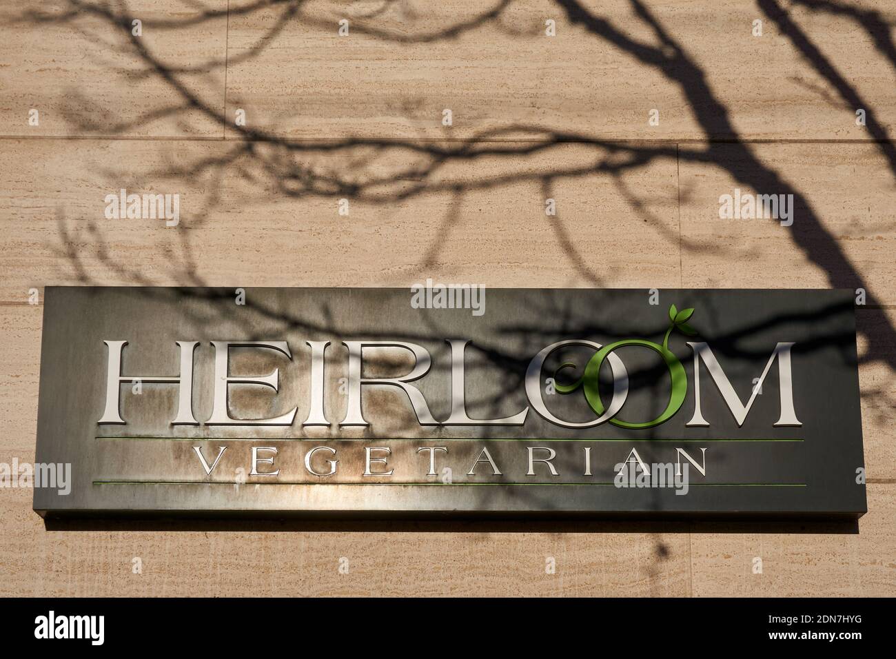 Primo piano di Heirloom vegetariano ristorante segno a Vancouver, BC, Canada Foto Stock