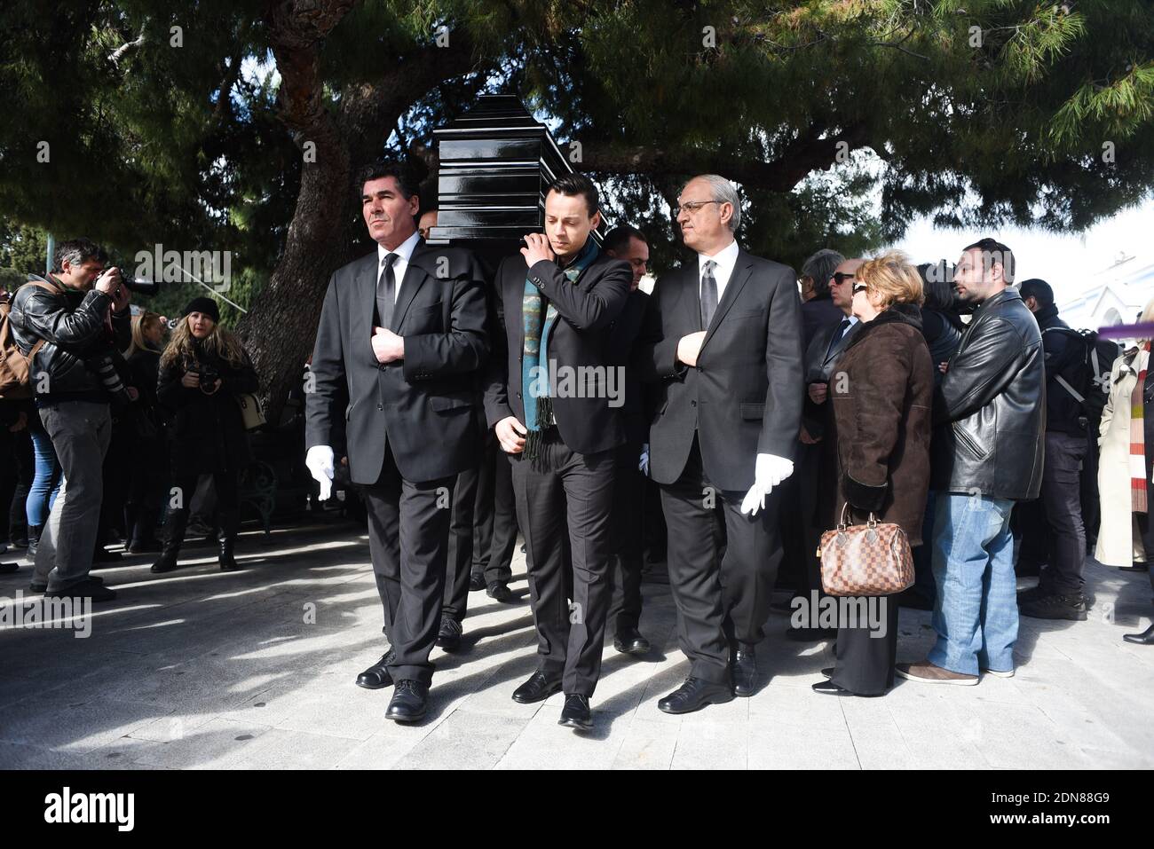 Funerale della cantante greca Demis Roussos al primo cimitero di Atene, Grecia il 30 gennaio 2015. Foto di Boris Pilipenko/ABACAPRESS.COM Foto Stock