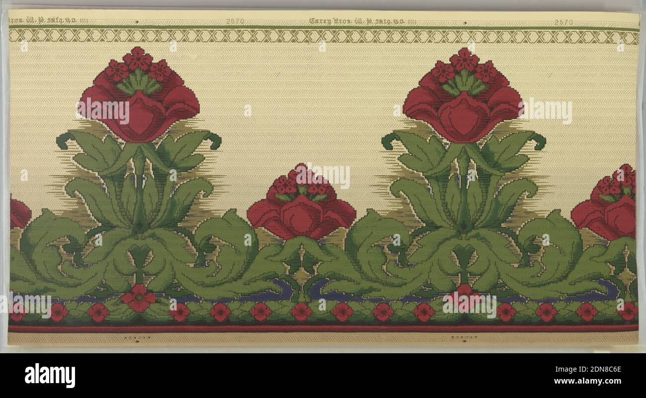 Fregio, Carey Bros. W.P. Mfg. Co., Philadelphia, Pennsylvania, fondata nel 1882, carta stampata a macchina, grande fiore rosso stilizzato su gambo lungo con fogliame, si alterna con lo stesso fiore su gambo corto. Corda di piccoli fiori rossi e foglie corre lungo il bordo inferiore. Stampato in rosso, verde e blu su terreno marrone., Philadelphia, Pennsylvania, USA, 1905–1915, Wallcoverings, Frieze Foto Stock