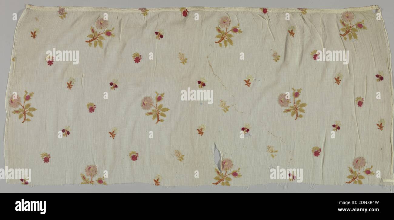 Tessuto, Medio: Lana di cimino su cotone tecnica: Ricamo a maglia a catena  su armatura semplice, frammento, cotone bianco molto fine, tessuto liscio,  probabilmente indiano, ricamato in disegni di fiori staccati, dimensioni