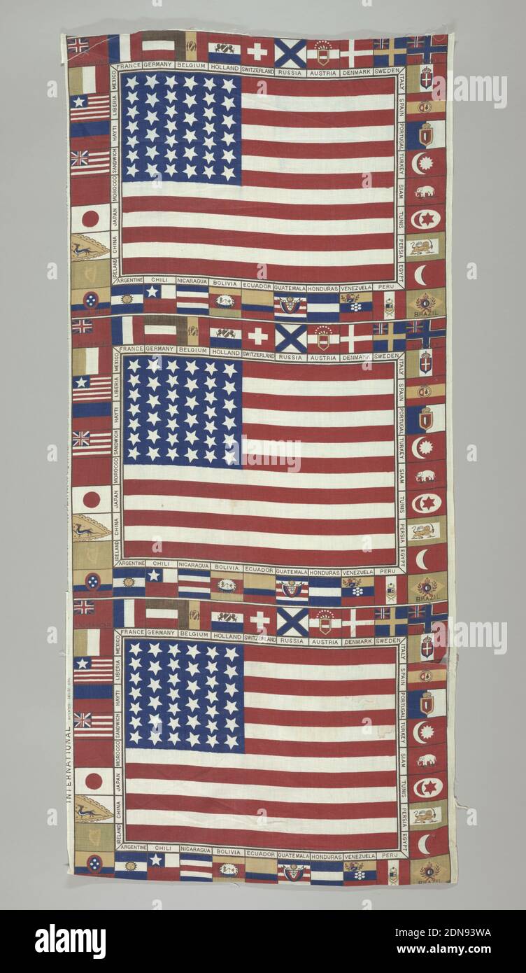 Tessuto commemorativo, Medio: Cotone tecnica: Rullo stampato su tessitura piana, lunghezza di tre bandiere americane senza taglio con 39 stelle realizzate per il Centenario 1876 di Filadelfia. Intorno al confine sono le bandiere delle nazioni che hanno partecipato al Centennial., USA, 1876, stampati, tinti e dipinti tessili, Commemorative tessile Foto Stock