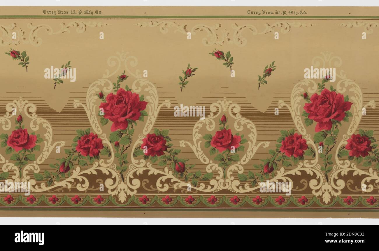 Fregio, Carey Bros. W.P. Mfg. Co., Philadelphia, Pennsylvania, fondata nel 1882, carta stampata a macchina, rosa rossa singola con tre gemme in medaglione di acanto si alterna con rosa rossa singola e un germoglio in un medaglione più piccolo. Le rose con gambo su piccola scala appaiono sparse casualmente nella parte superiore del fregio. Lo sfondo di fregio ha un effetto ombreggiato, con la parte superiore in tan mentre la parte inferiore contiene strisce marroni orizzontali. Motivo floreale rosso stilizzato in banda a coda ondellata sul fondo., Philadelphia, Pennsylvania, USA, 1905–1915, Wallcoverings, Frieze Foto Stock