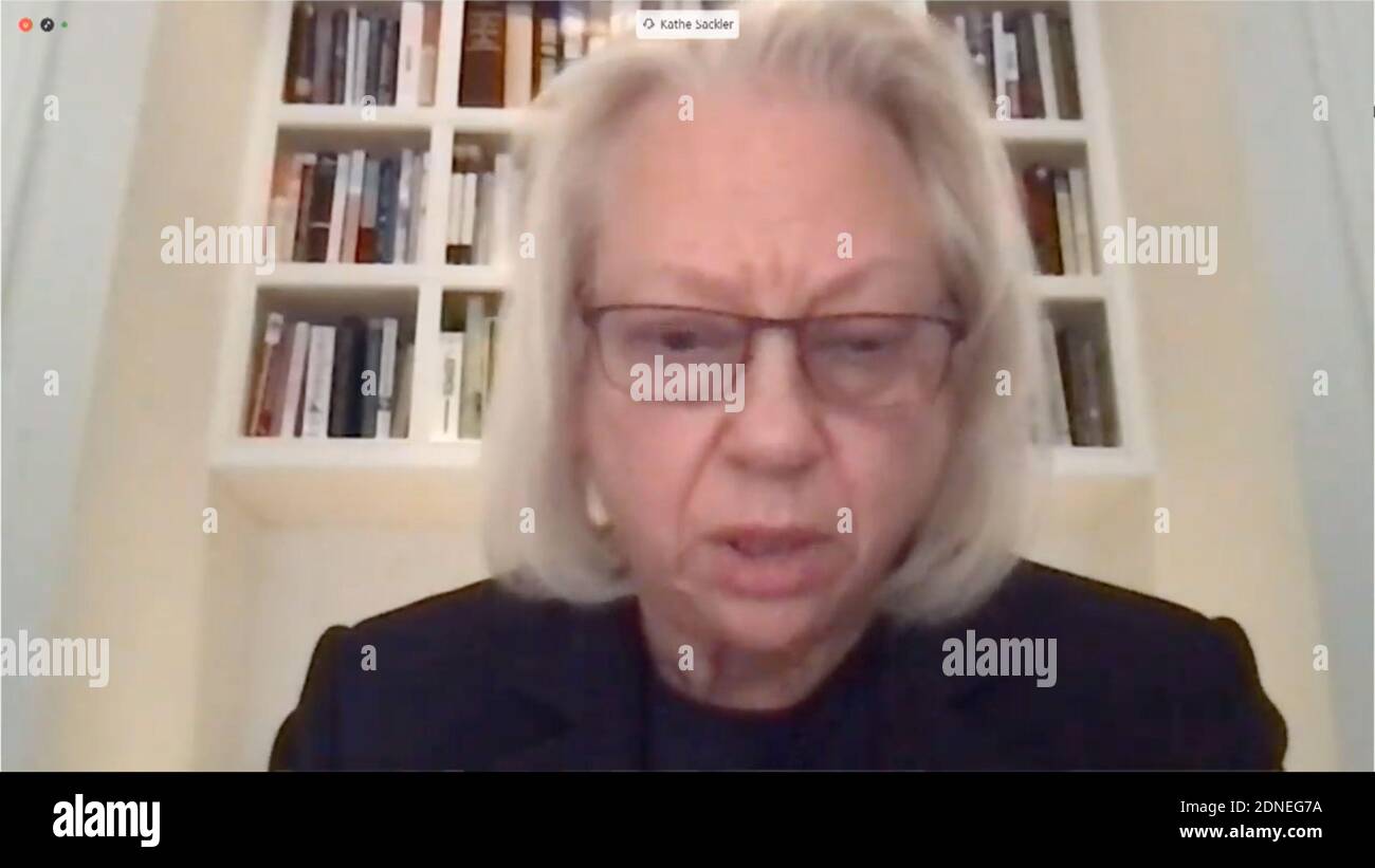 Il Dr. Kathel Sackler, ex Vice Presidente e membro del Consiglio di Amministrazione (1990-2018), Purdue Pharma L.P. testimonia praticamente durante il Comitato della Camera degli Stati Uniti per la supervisione e la riforma audizione virtuale "il ruolo della Purdue Pharma e della Famiglia Sackler nell'epidemia di oppioidi" a Washington, DC giovedì, 17 dicembre 2020. Si dice che Purdue Pharma e i membri della famiglia Sackler hanno alimentato l'epidemia di oppioidi a livello nazionale per decenni incoraggiando i dirigenti di Purdue a inondare il mercato con OxyContin, l'altamente addictive painkiller.Credit: US House TV via CNP | uso in tutto il mondo Foto Stock