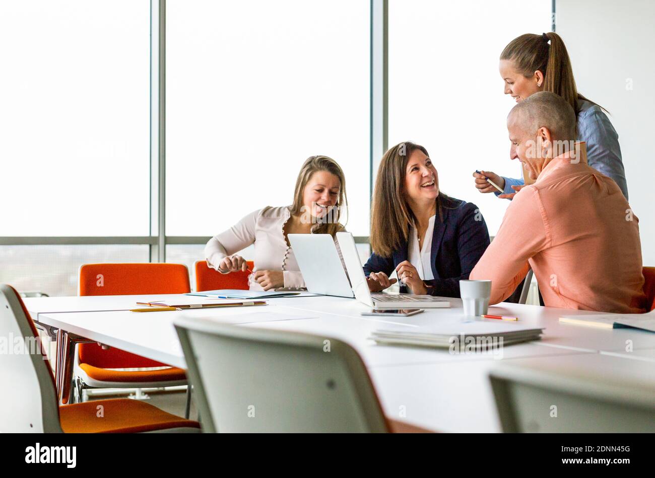 Persone durante incontri d'affari Foto Stock