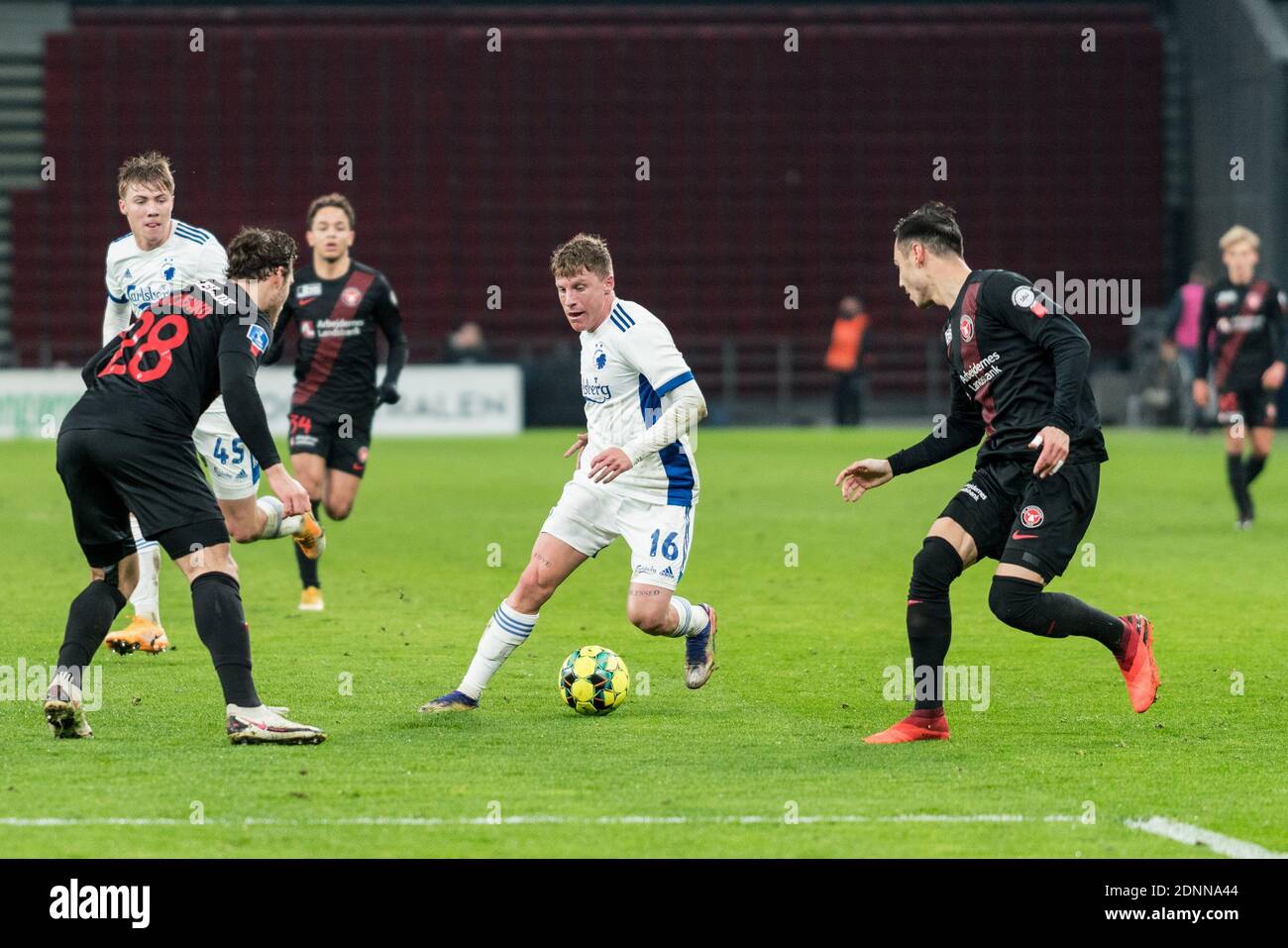 Copenaghen, Danimarca. 17 Dicembre 2020. PEP Biel (16) del FC Copenhagen visto durante la partita Danese della Sydbank Cup tra il FC Copenhagen e il FC Midtjylland a Parken a Copenhagen. (Photo Credit: Gonzales Photo/Alamy Live News Foto Stock