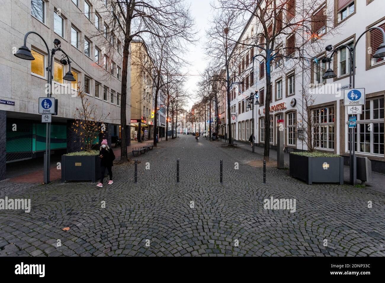 Deserta Altstadt-Nord a Colonia dopo il blocco nella Corona crisi Foto Stock