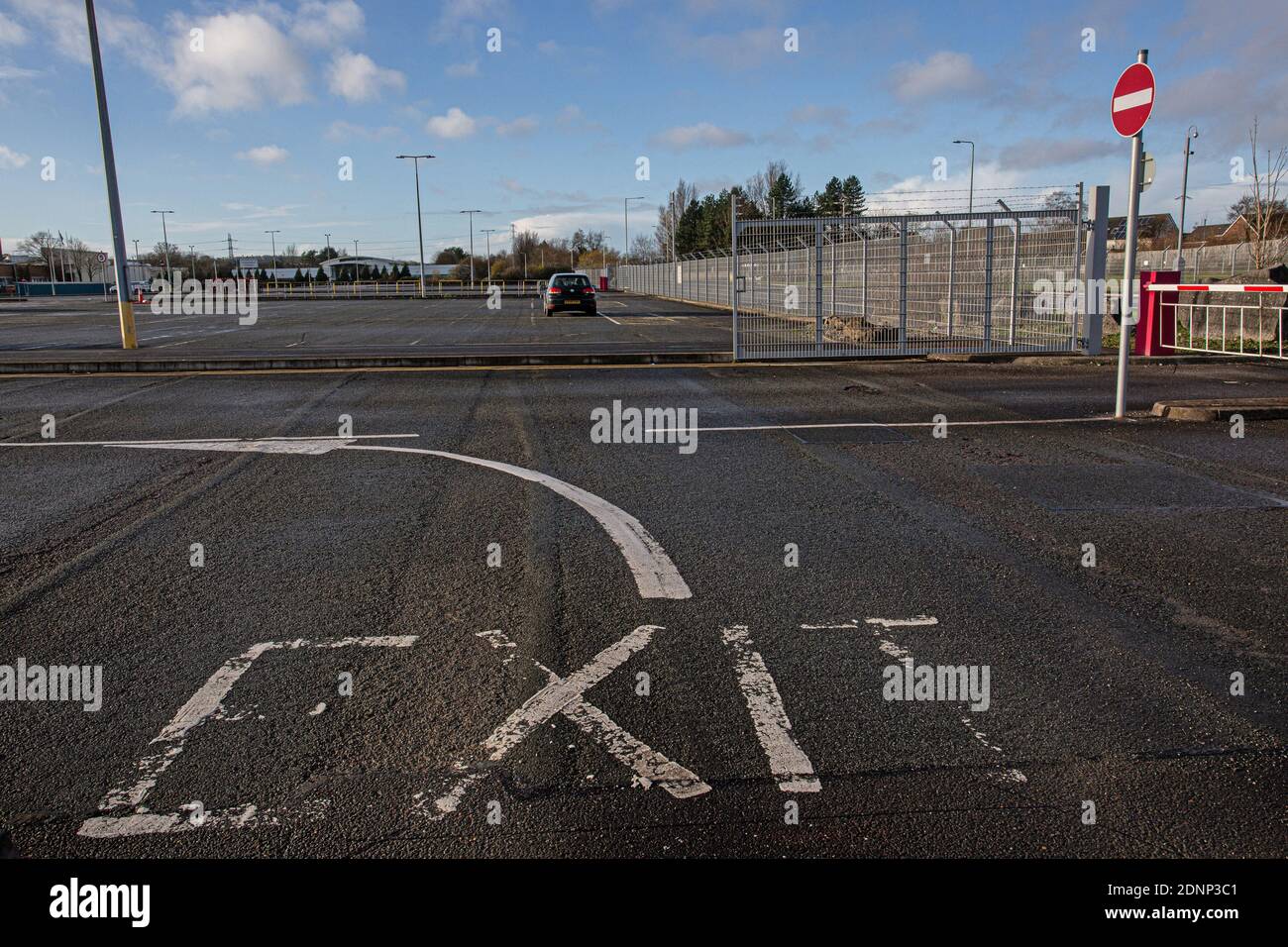Fuori dal grande stabilimento di produzione di motori Ford a Bridgend, Galles del Sud, Regno Unito Foto Stock