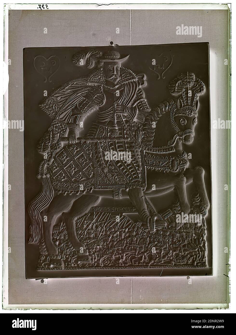 Wilhelm Weimar, negativo vetro, negativo bianco e nero, totale: Altezza: 23.8 cm; larghezza: 17.8 cm, numerato: In alto a sinistra. : in inchiostro nero: 537, fotografia, Equitazione, Cavallo, Spear, coperta di cavalli, casco, armatura, Tank, scultura, scultura, scultura, scultura, arte di scultura, opera d'arte applicata, Artigianato, Arte e Artigianato, disegno industriale Foto Stock