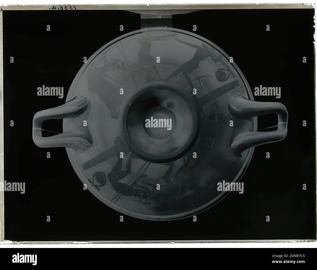 Wilhelm Weimar, ciotola (scene a reticolo del palazzo), vetro negativo, nero e bianco negativo processo, totale: Altezza: 23.8 cm; larghezza: 17.8 cm, numerato: In alto a destra. In inchiostro nero: 1566,a, piatto, piatto, opera di arti applicate (ceramica), sport, giochi Foto Stock