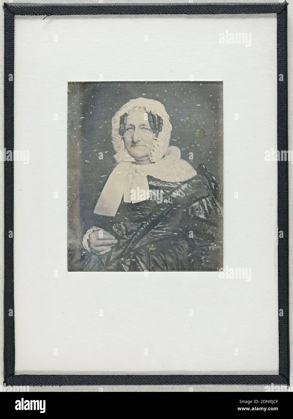 Katharina von Beseler (1770-1861), daguerreotipo, dimensione immagine: Altezza: 6.00 cm; larghezza: 4.90 cm, inscritto: verso in nero nome della persona raffigurata e nota sulla nuova edizione 1977, ritratto, donna, ritratto a mezza lunghezza, figura seduta, headdress Foto Stock