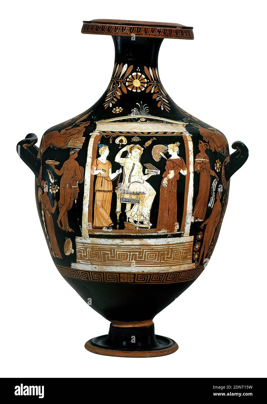 Pittore varrese, gioia del Colle, Hydria (scena Naiskos), argilla, tornita rapidamente, dipinta (ceramica), cotta alternativamente, totale: Altezza: 74.2 cm (73.1-74.2); diametro: 42.4 cm; diametro museruola: 24.2 cm; diametro: 20.6 cm (piede); diametro: 1 cm (fori per manico), ceramica, architettura, Classicismo tardo greco, fu in diverse parti monumentali; Ivasellame le sue singole parti sono posizionate una sopra l'altra in un angolo. La nave riccamente dipinta mostra un naiskos con tre persone sulla parte anteriore e tre altre figure su ogni lato. Foto Stock