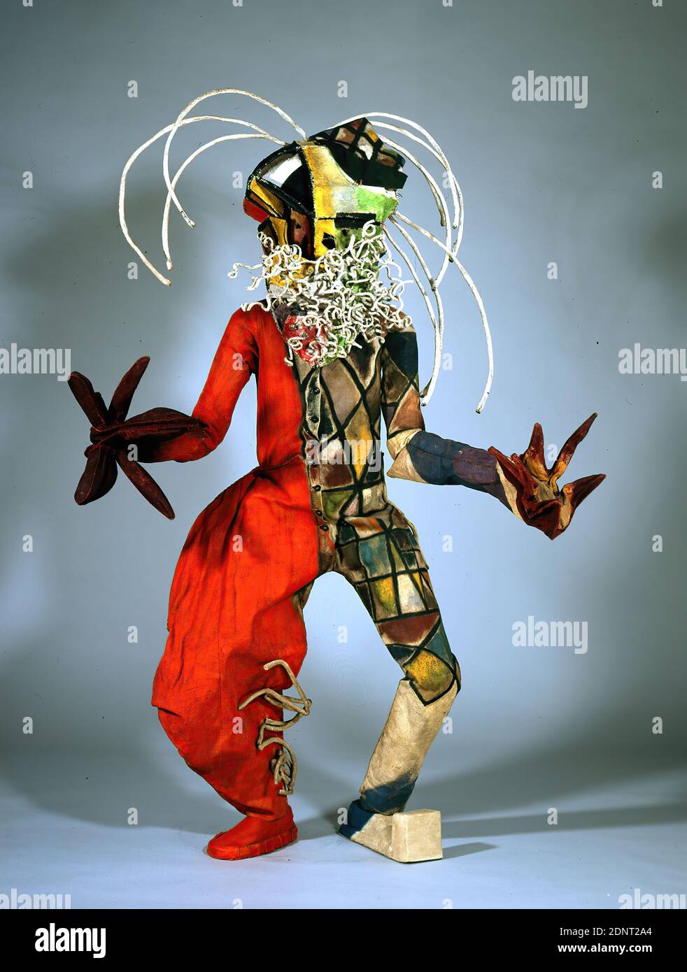 Walter Holdt, Lavinia Schulz, maschera personaggio Toboggan uomo, fibra di lino, filo, lino, filo, totale (maschera): Altezza: 30 cm; larghezza: 40 cm, senza contrassegno, costume/maschera, danza/balletto, espressionismo Foto Stock