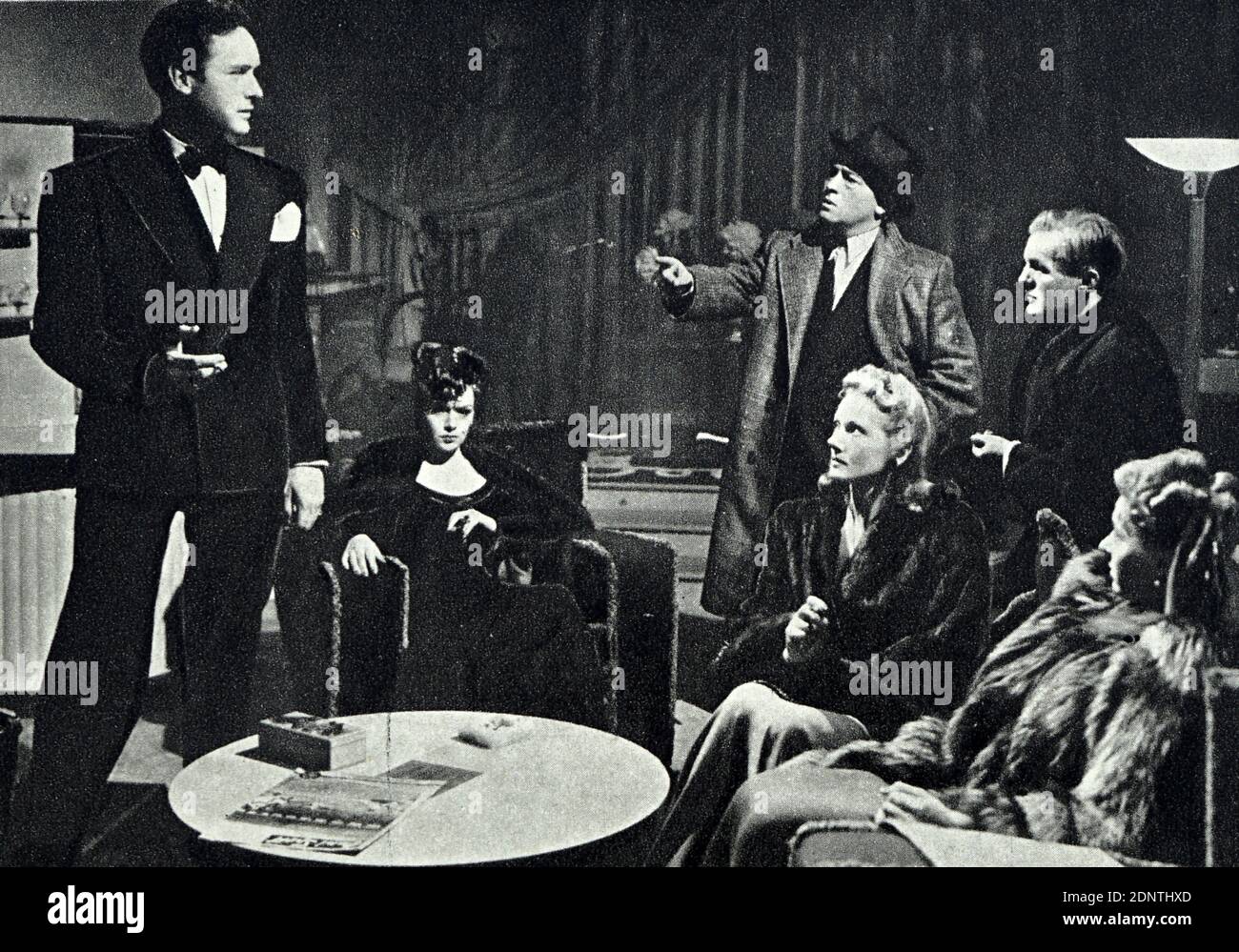 Film ancora da 'Good-Time Girl' con Jean Kent, Herbert Lorn; Dennis Price, Griffith Jones, e Diana Dors. Foto Stock